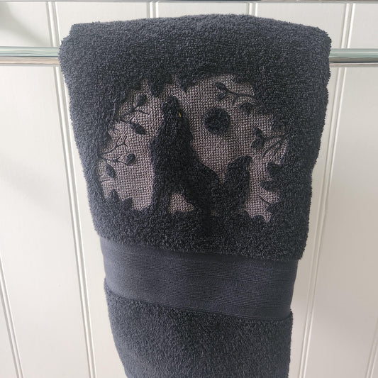 Wolf Embroidered Bath Towel black