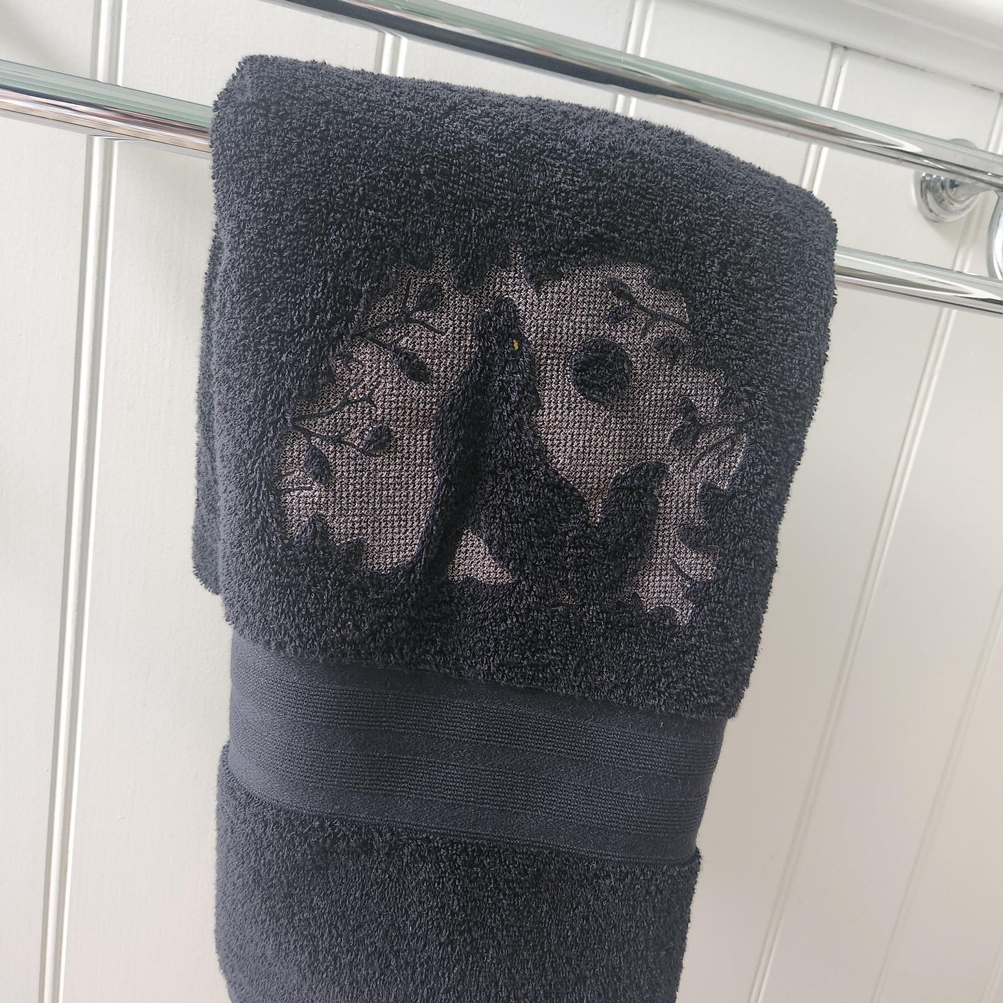Wolf Embroidered Bath Towel black