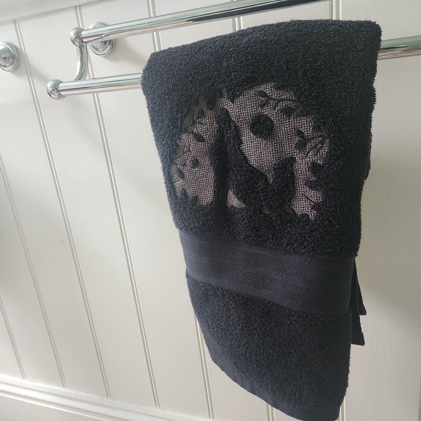 Wolf Embroidered Bath Towel black