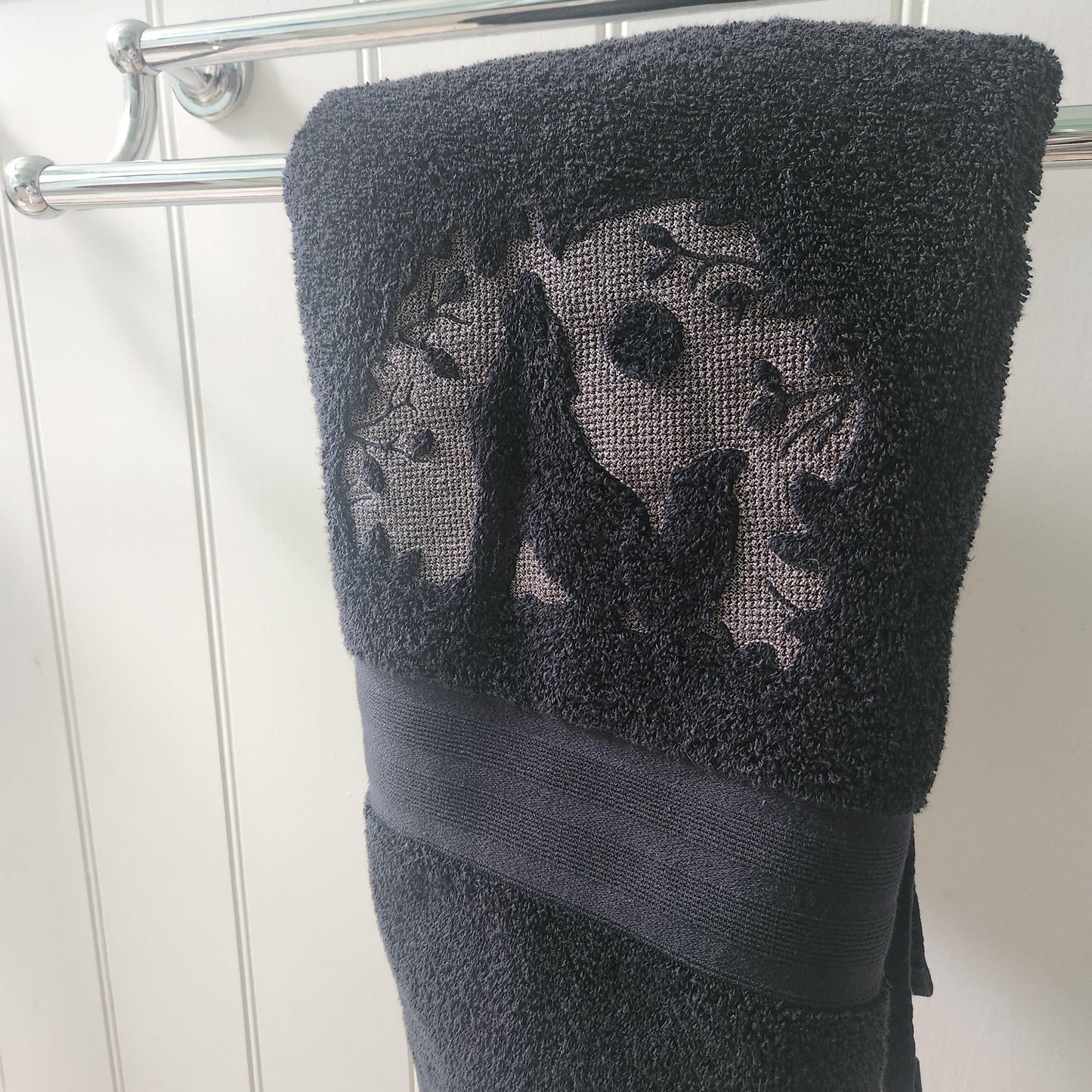 Wolf Embroidered Bath Towel black